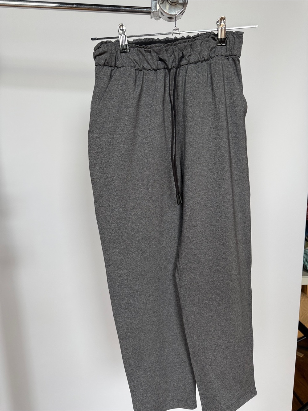 lululemon athletica Women's Charcoal Gray Cropped Drawstring Pants